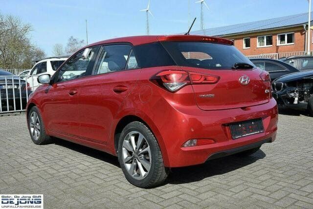 Gebraucht Hyundai i20 Intro Edition 101 PS (74 kW) 2015 Andere farbe