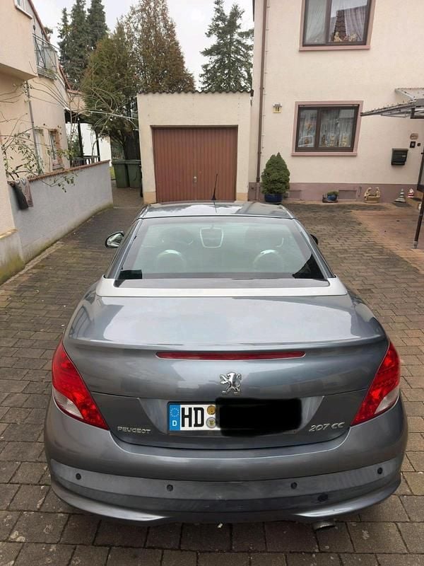 Gebraucht Peugeot 207 CC 120 PS (88 kW) 2011 Grau Cabrio
