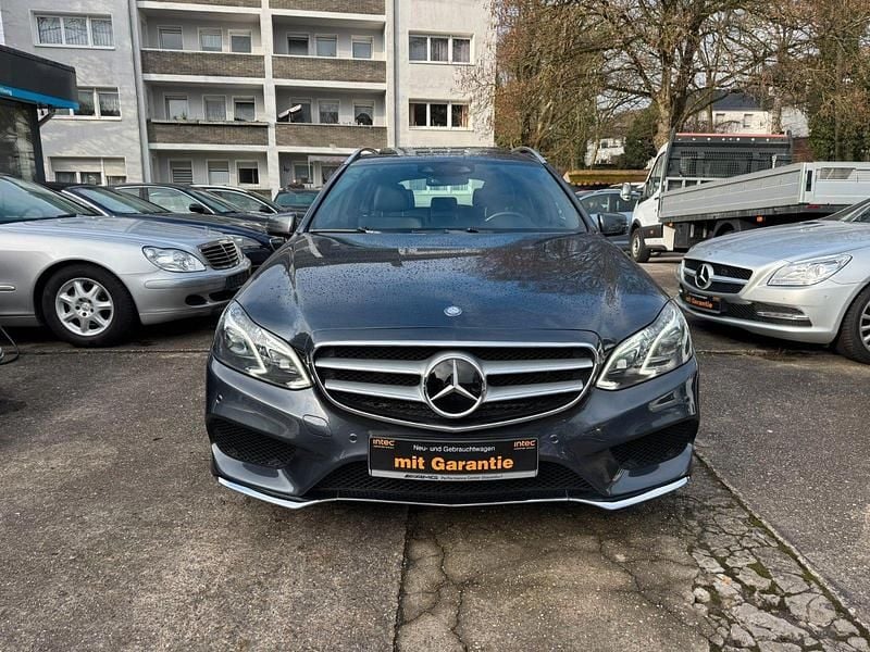 Gebraucht Mercedes E350 AMG line 252 PS (185 kW) 2014 Grau Kombi