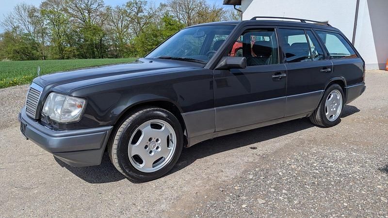 Gebraucht Mercedes E320 220 PS (161 kW) 1995 Schwarz Kombi