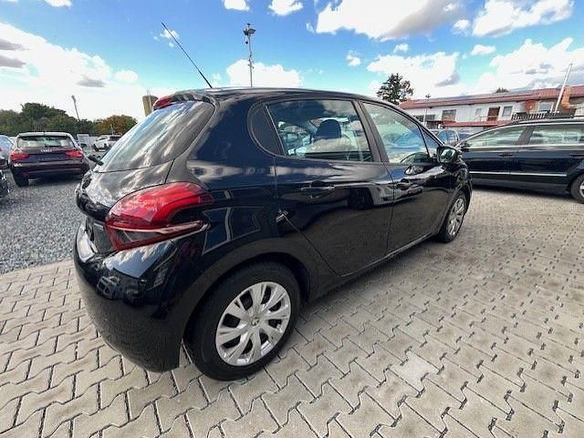 Gebraucht Peugeot 208 Active 82 PS (60 kW) 2016 Schwarz Kleinwagen