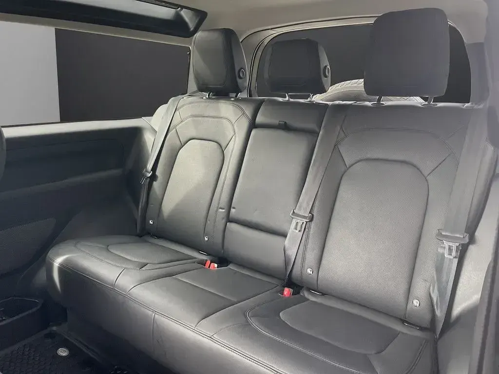 Gebraucht Land Rover Defender 249 PS (183 kW) 2022 Grün SUV