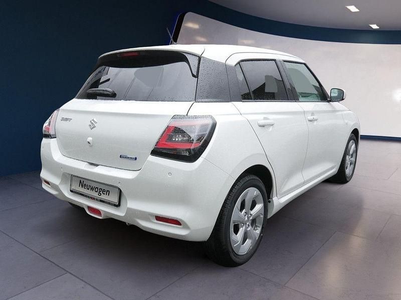 Neu Suzuki Swift Comfort 83 PS (61 kW) 2025 Weiß Limousine