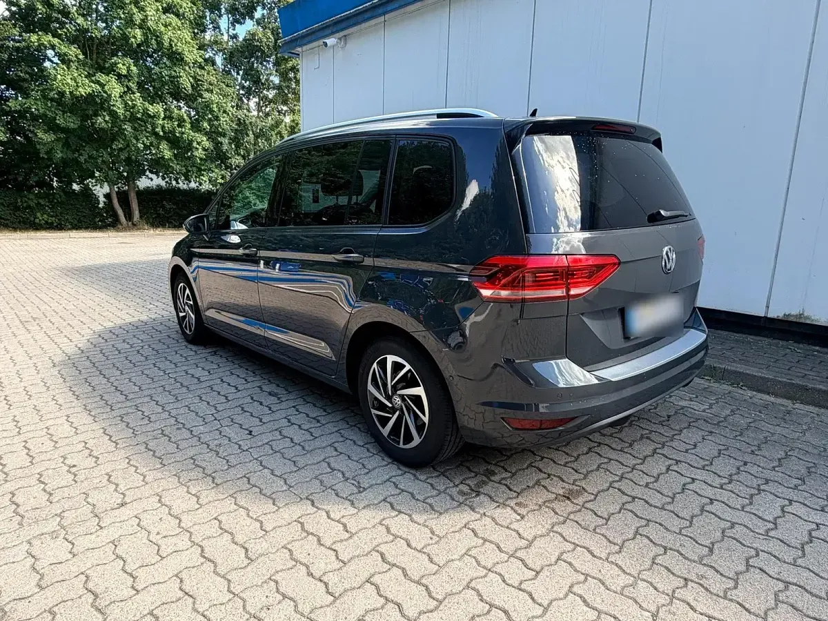 Gebraucht VW Touran 116 PS (85 kW) 2019 Grau Van / Kleinbus