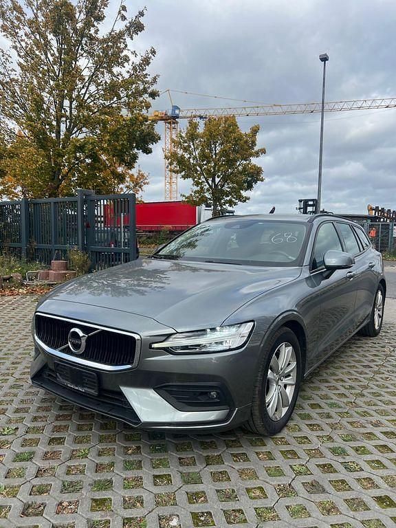 Grau Gebraucht 2020 Volvo V60 Kombi | 13.500 € (Superpreis) - Bild 1/4
