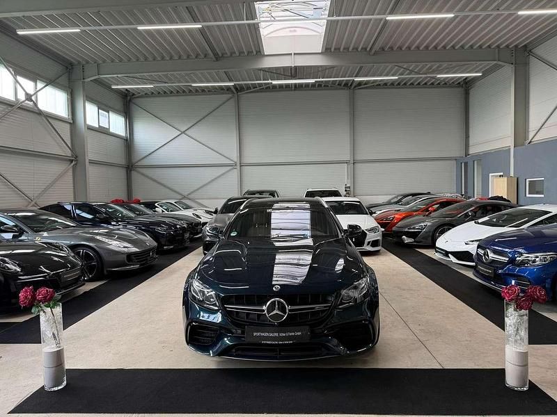 Gebraucht Mercedes E63S AMG AMG 612 PS (450 kW) 2018 Kallaitgruen  metalliclack Kombi