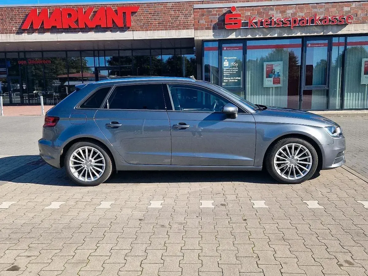 Gebraucht Audi A3 Ambition 150 PS (110 kW) 2015 Grau Limousine