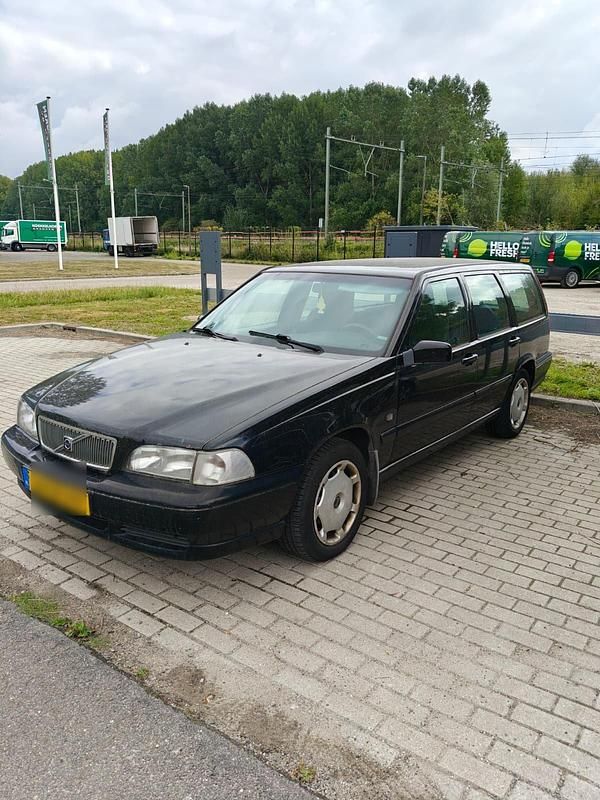 Schwarz Gebraucht 2000 Volvo V70 Standard Kombi | 1.649 € (Fairer Preis) - Bild 1/4