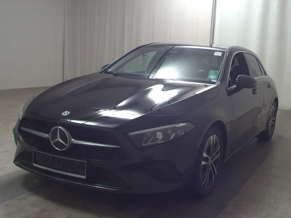 Gebraucht Mercedes A200 Progressive 163 PS (119 kW) 2023 Schwarz Limousine