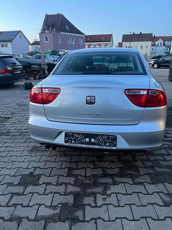 Gebraucht Seat Exeo 102 PS (75 kW) 2010 Silber Limousine