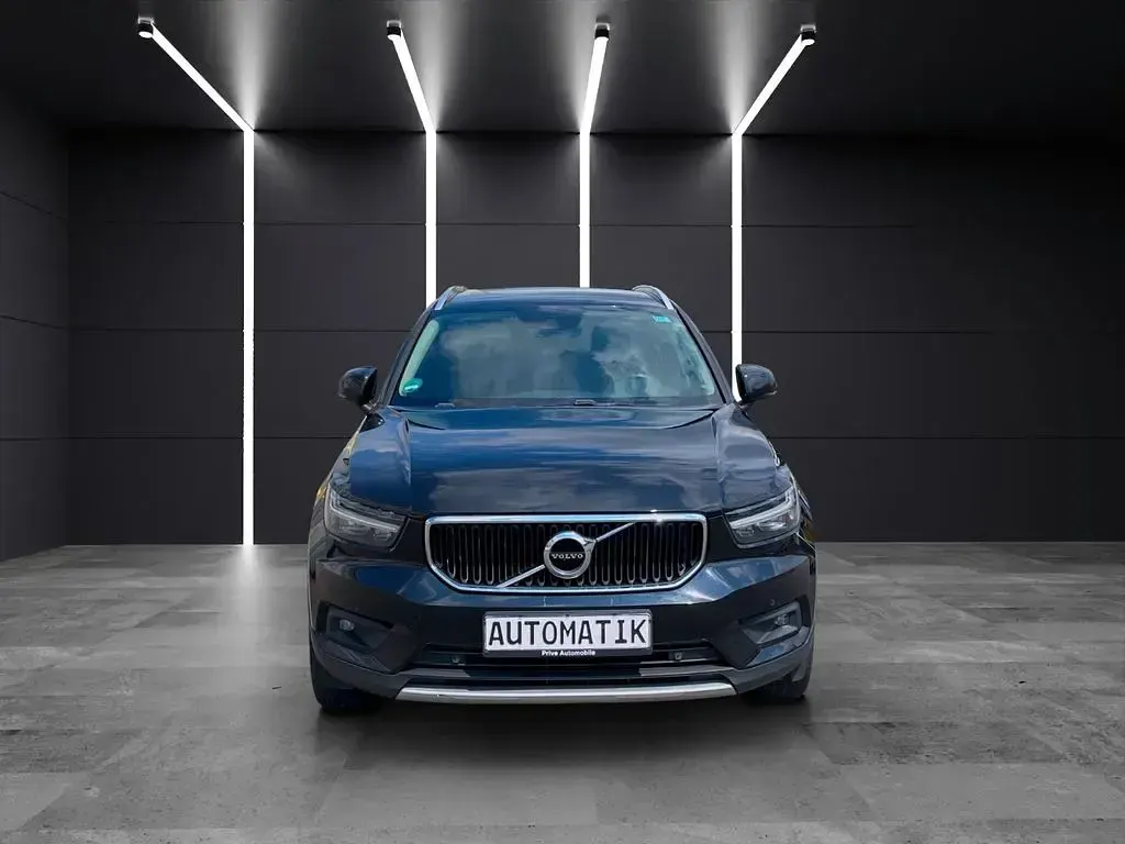 Gebraucht Volvo XC40 Momentum 190 PS (139 kW) 2018 Onyx black / metallic SUV