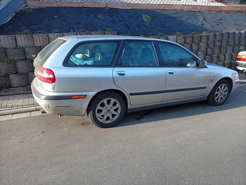 Gebraucht Volvo V40 122 PS (89 kW) 2002 Silber Kombi