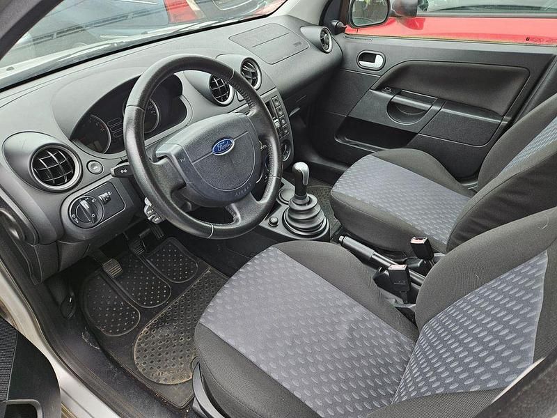 Gebraucht Ford Fiesta 80 PS (58 kW) 2006 Silber Kleinwagen