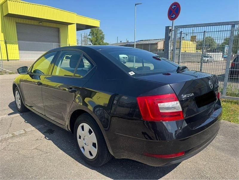 Second-hand Skoda Octavia Active 116 CP (85 kW) 2019 Negru Berlinǎ