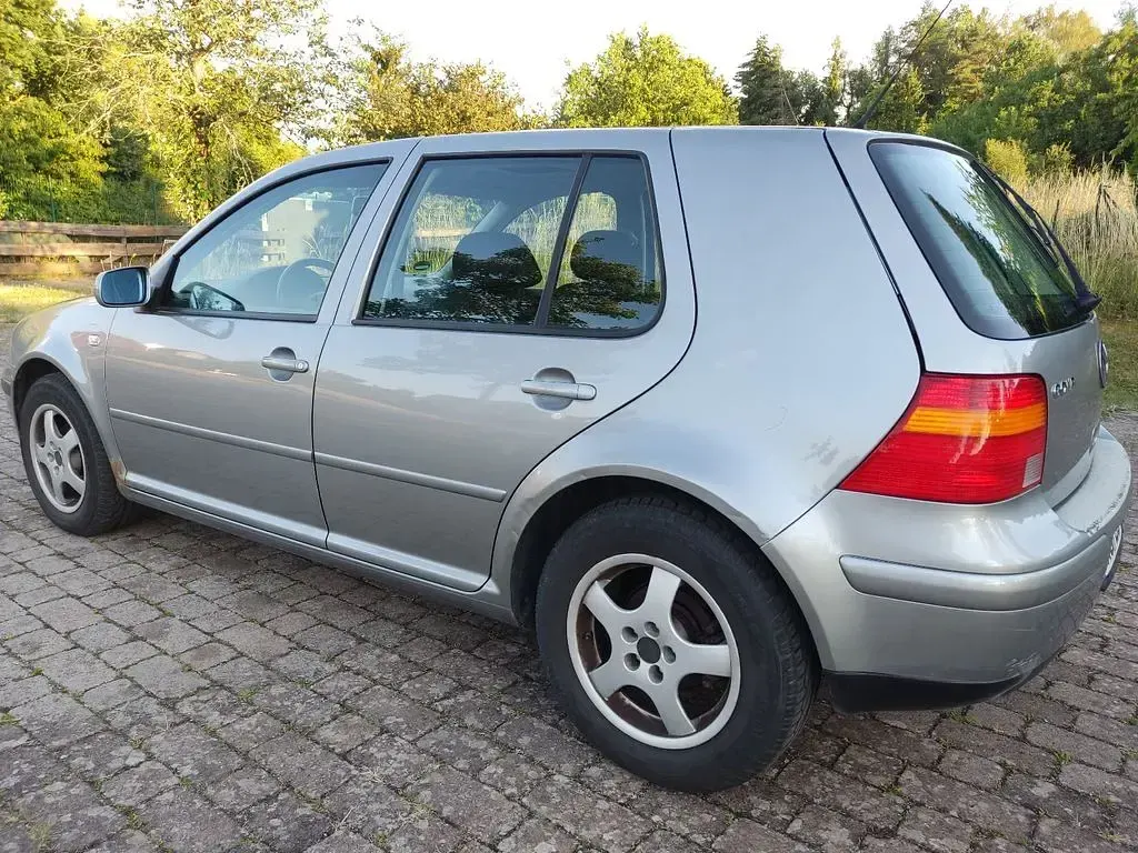 Gebraucht VW Golf IV 105 PS (77 kW) 2003 Silber Limousine