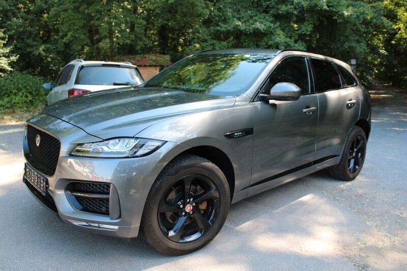 Grau Gebraucht 2018 Jaguar F-Pace R-Sport SUV | 28.981 € (Etwas zu teuer) - Bild 1/4