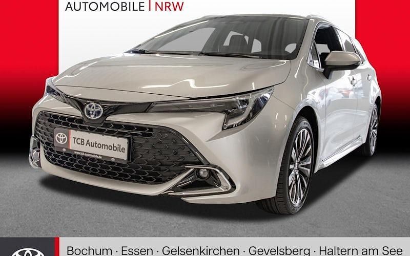 Silbern Neu 2024 Toyota Corolla Team Kombi | 34.489 € (Fairer Preis) - Bild 1/4