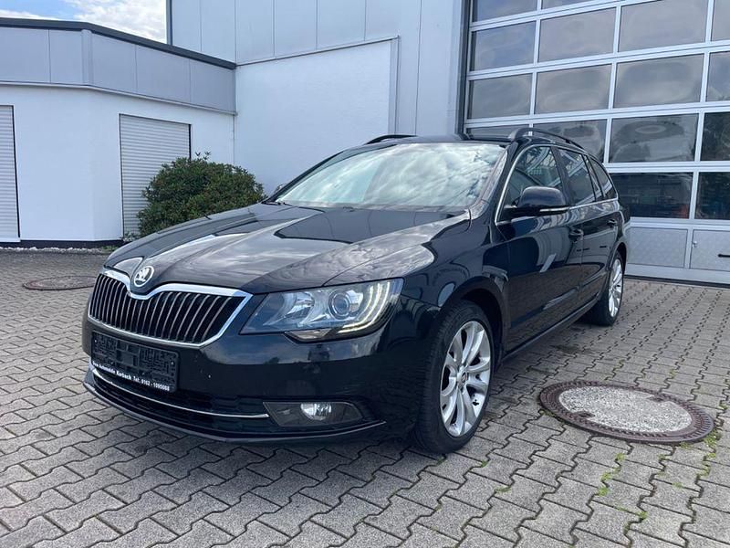 Schwarz Gebraucht 2013 Skoda Superb Exclusive Kombi | 6.790 € (Fairer Preis) - Bild 1/4