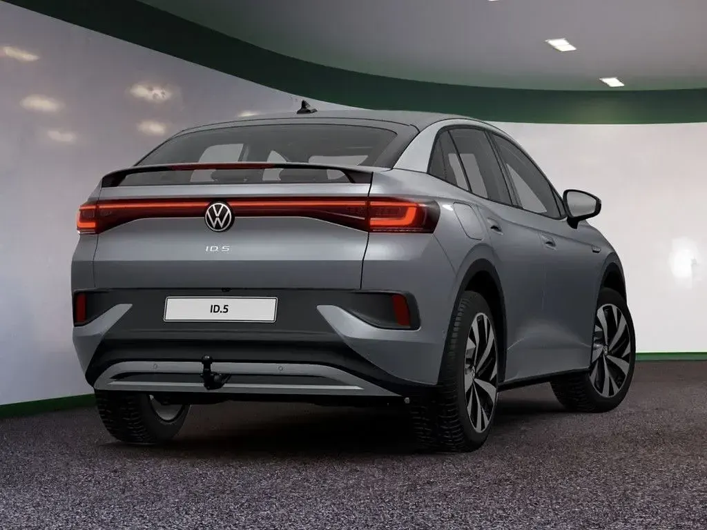 Gebraucht VW ID.5 Pro Performance 150 kW (204 PS) 2023 Grau / mondstein grau SUV
