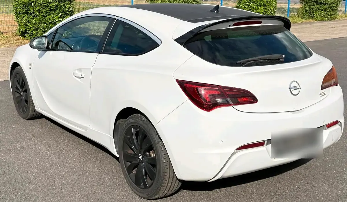 Gebraucht Opel Astra GTC OPC 136 PS (100 kW) 2015 Weiß Coupé