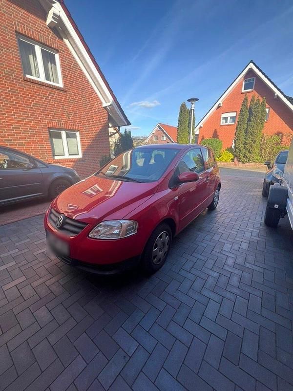 Gebraucht VW Fox 54 PS (39 kW) 2009 Rot Kleinwagen