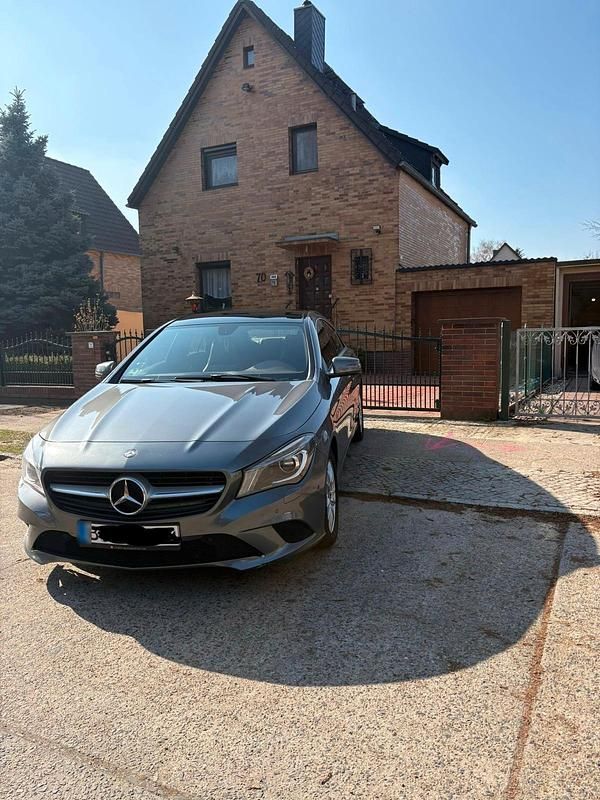 Gebraucht Mercedes CLA220 177 PS (130 kW) 2015 Silber Limousine