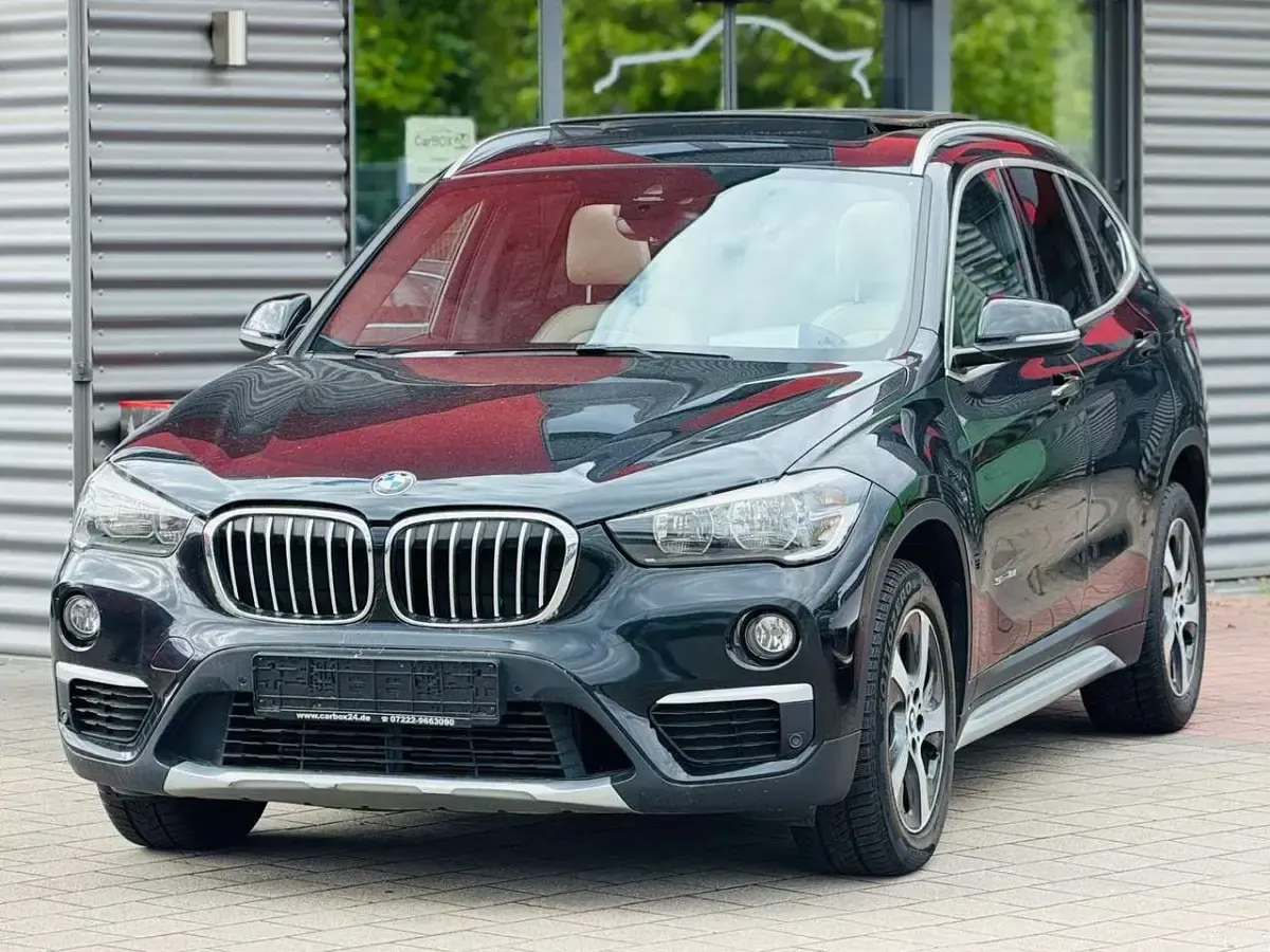 Gebraucht BMW X1 xLine 136 PS (100 kW) 2016 Black sapphire metallic SUV