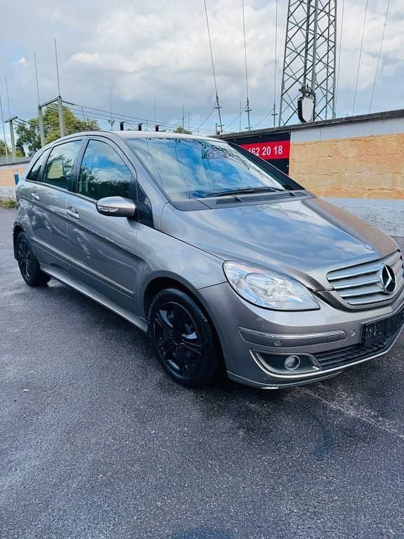 Grau Gebraucht 2005 Mercedes B200 Van / Kleinbus | 1.200 € (Superpreis) - Bild 1/4