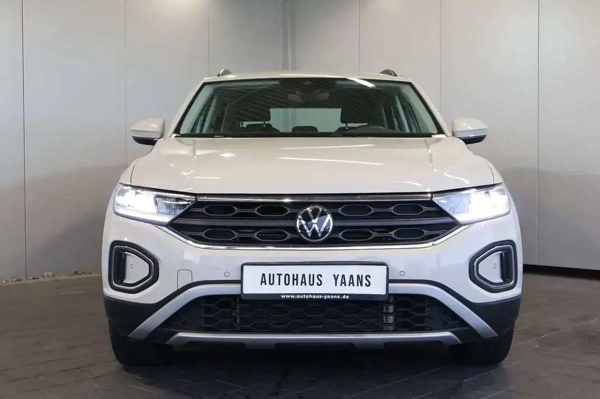 Gebraucht VW T-Roc Life 150 PS (110 kW) 2024 Grau SUV
