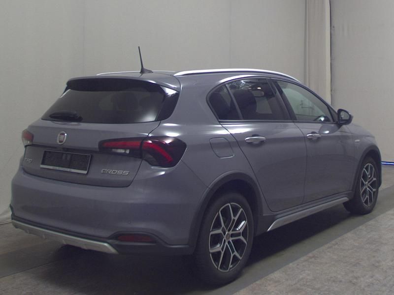 Gebraucht Fiat Tipo Cross 131 PS (96 kW) 2021 Unbekannt Limousine