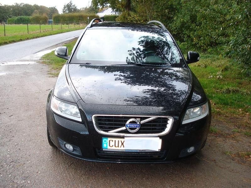 Schwarz Gebraucht 2012 Volvo V50 Business Edition Kombi | 3.999 € (Guter Preis) - Bild 1/4