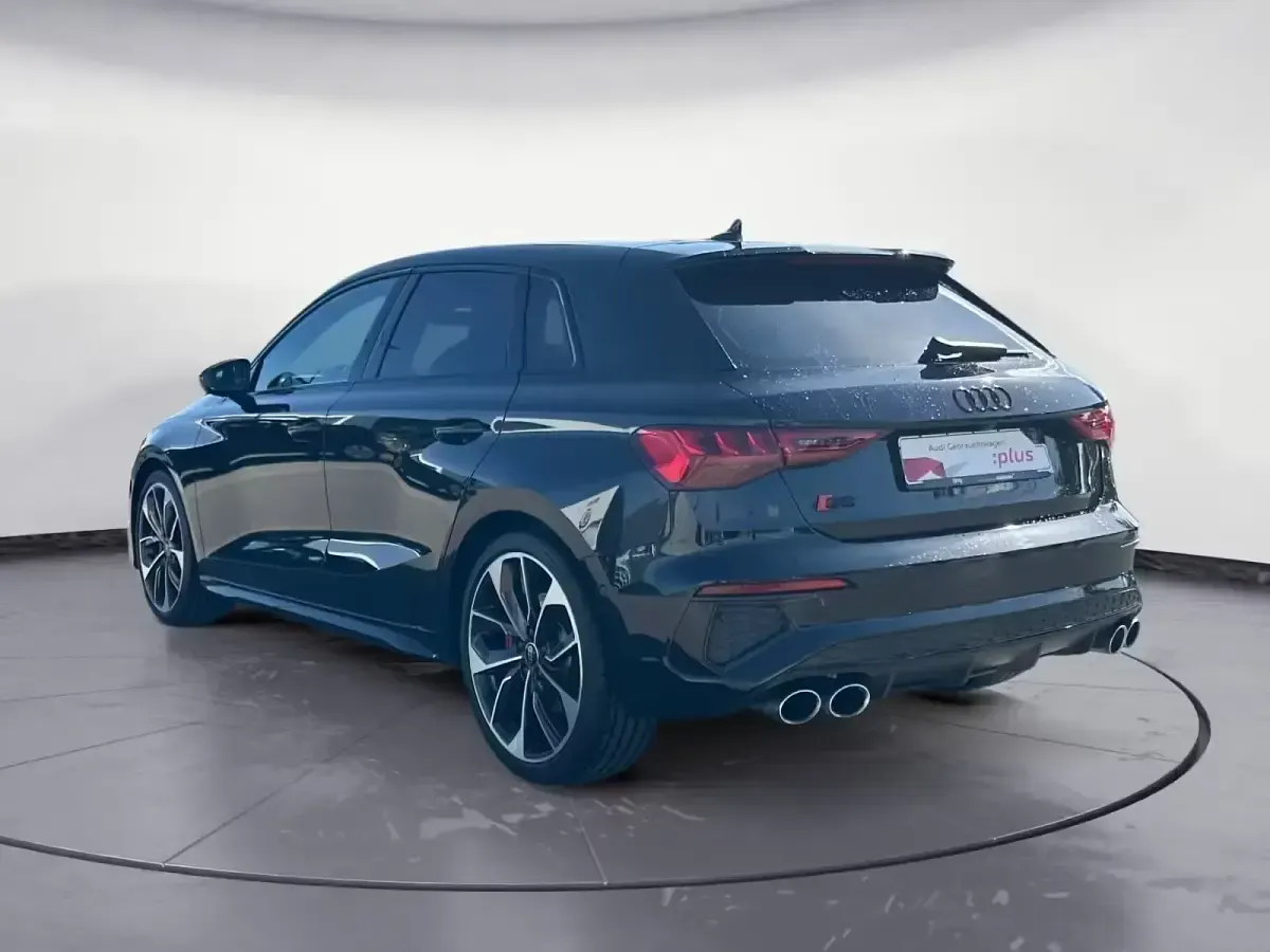 Gebraucht Audi S3 Ambiente 310 PS (228 kW) 2024 Schwarz Limousine