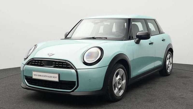 Grün Gebraucht 2024 Mini Cooper Classic Kleinwagen | 27.445 € (Fairer Preis) - Bild 1/4