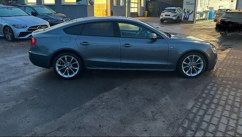 Gebraucht Audi A5 Sportback Sport 245 PS (180 kW) 2015 Grau Kleinwagen