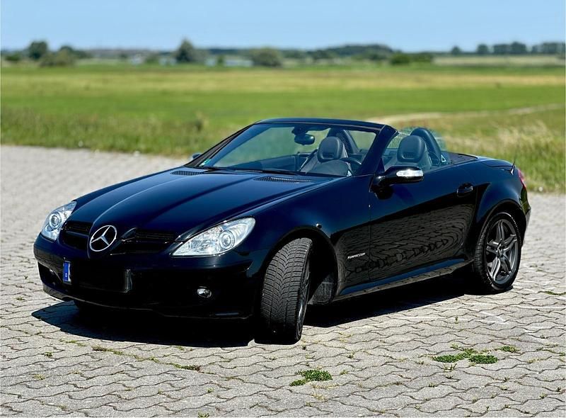 Schwarz Gebraucht 2007 Mercedes SLK200 Cabrio | 10.990 € (Fairer Preis) - Bild 1/4