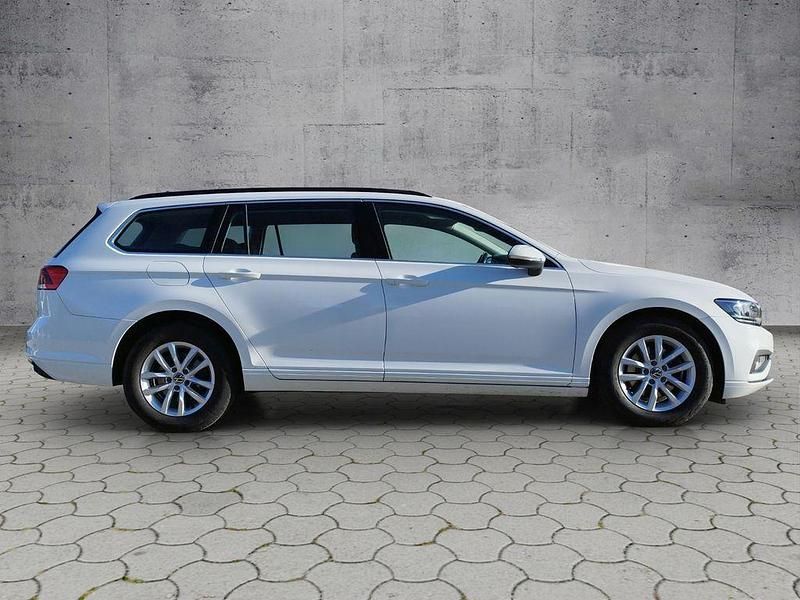 Gebraucht VW Passat Business 150 PS (110 kW) 2021 Weiß Kombi