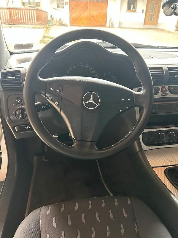 Gebraucht Mercedes C200 180 PS (132 kW) 2003 Silber Coupé