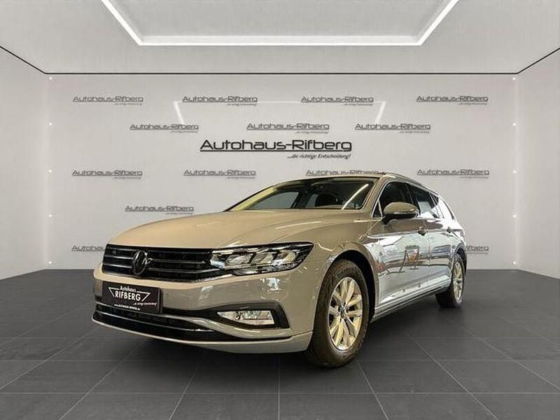Grau Gebraucht 2023 VW Passat Business Kombi | 24.890 € (Guter Preis) - Bild 1/4