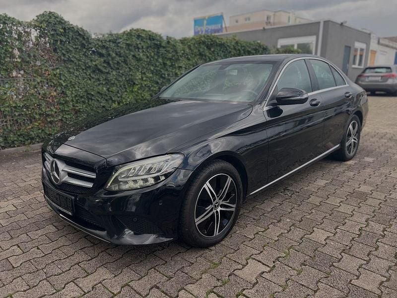 Schwarz Gebraucht 2021 Mercedes C180 Avantgarde Limousine | 21.500 € (Fairer Preis) - Bild 1/4