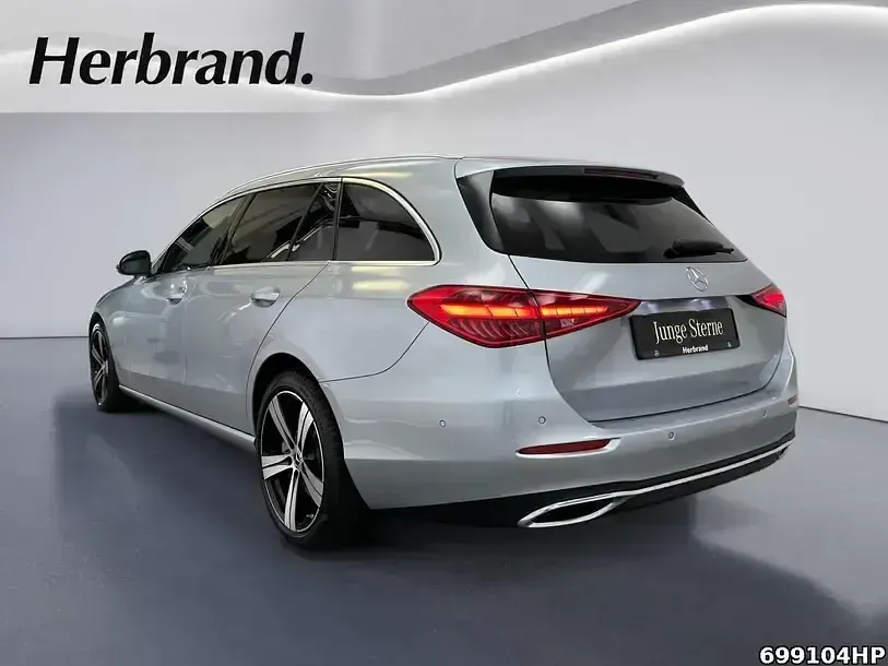 Gebraucht Mercedes C300 Avantgarde 258 PS (189 kW) 2023 Metalliclack hightechsilber Kombi