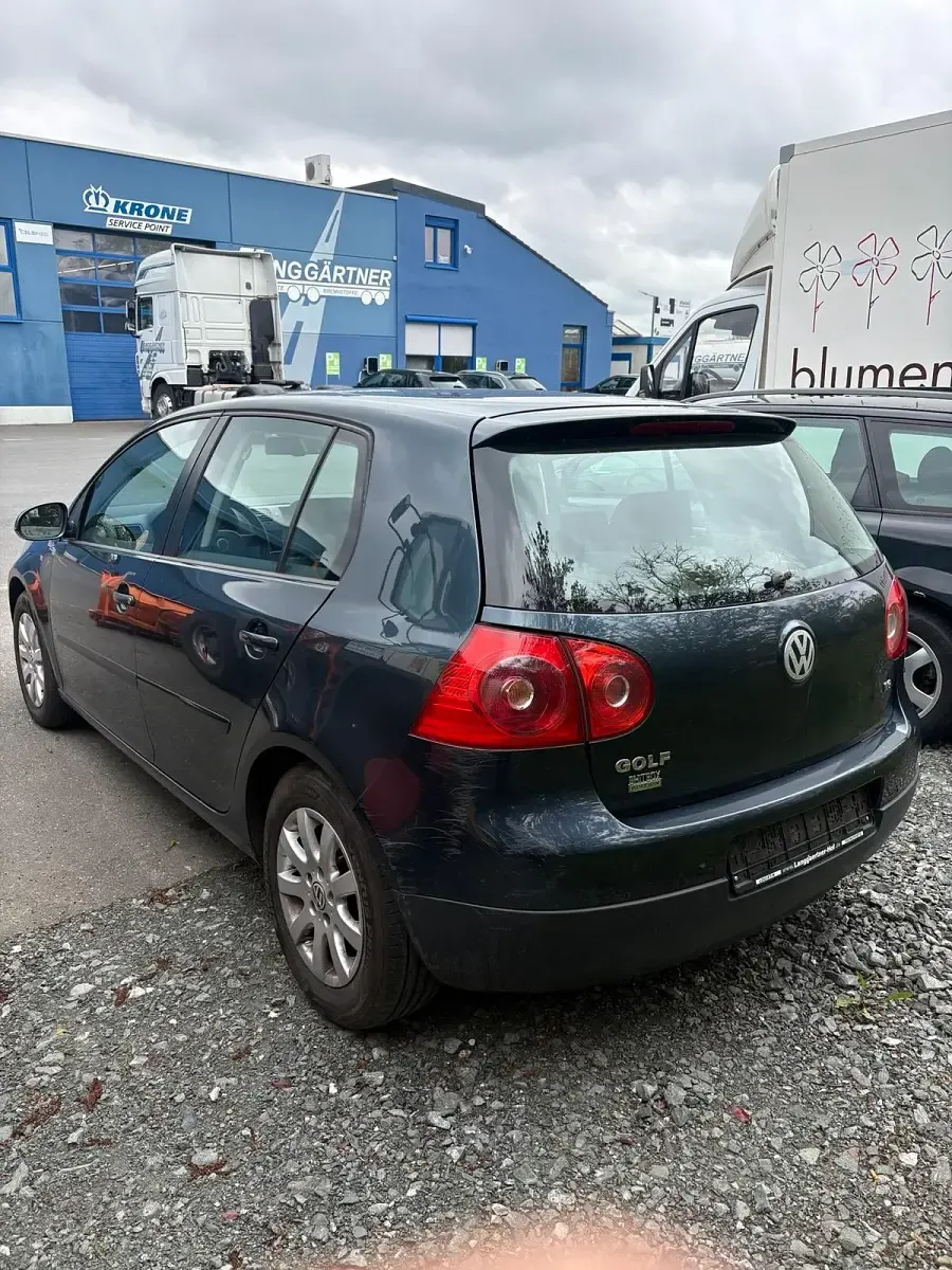 Gebraucht VW Golf IV 102 PS (75 kW) 2004 Blau Limousine