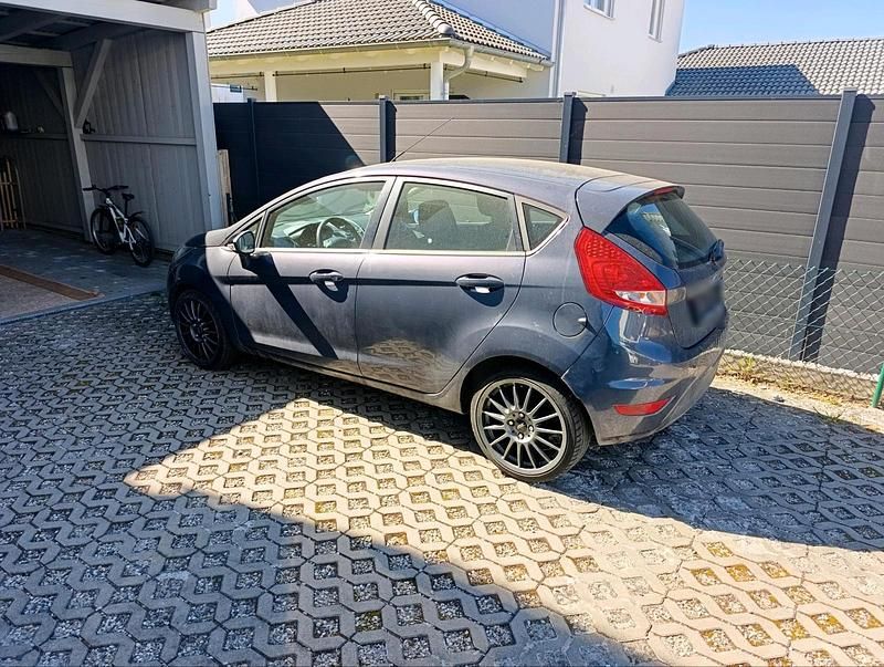 Gebraucht Ford Fiesta 95 PS (69 kW) 2012 Kleinwagen
