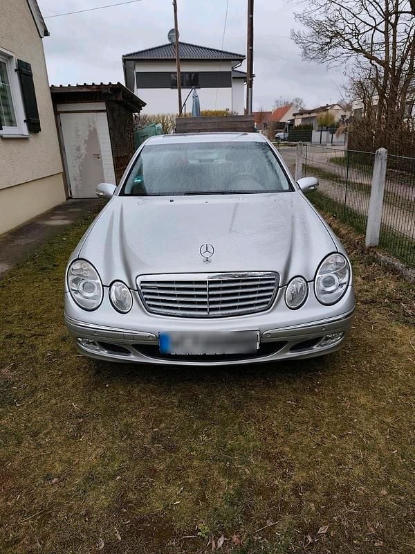 Second-hand Mercedes E240 177 CP (130 kW) 2003 Argintiu Berlinǎ