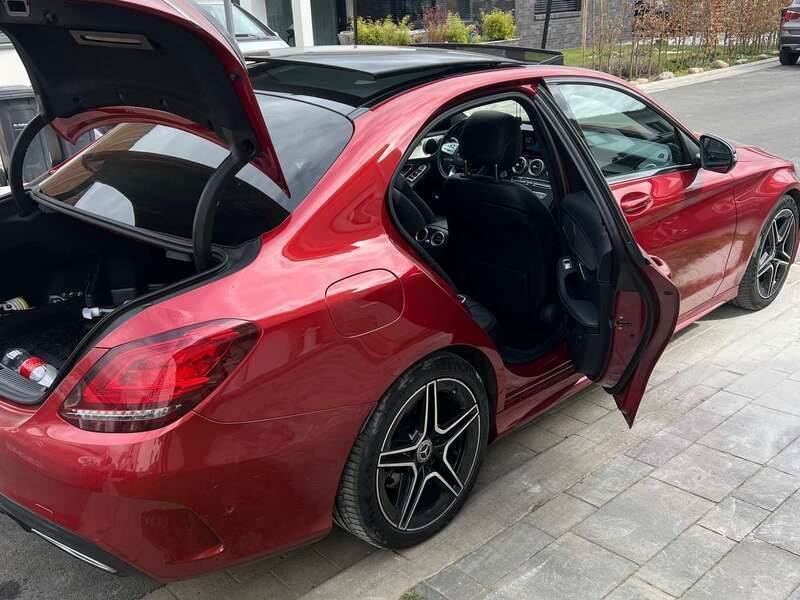 Rot Gebraucht 2018 Mercedes C220 AMG line Limousine | 25.900 € (Fairer Preis) - Bild 1/4