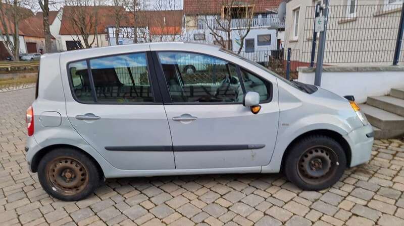 Silber Gebraucht 2005 Renault Modus Privilege Van / Kleinbus | 800 € (Guter Preis) - Bild 1/4
