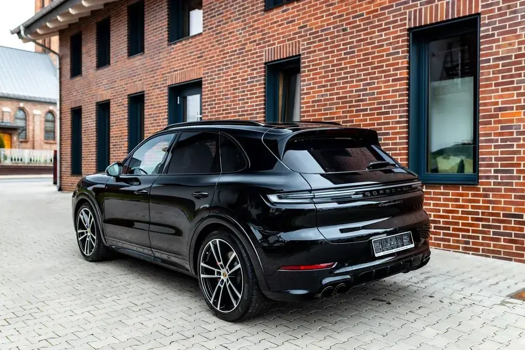 Gebraucht Porsche Cayenne 500 PS (367 kW) 2024 Schwarz SUV