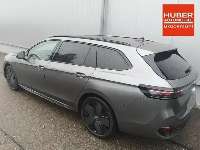 Neu VW Passat R-line 220 PS (161 kW) 2025 Diabasgrau metallic Kombi