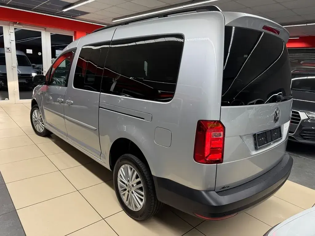 Usata VW Caddy 122 CV (89 kW) 2018 Argento Monovolume