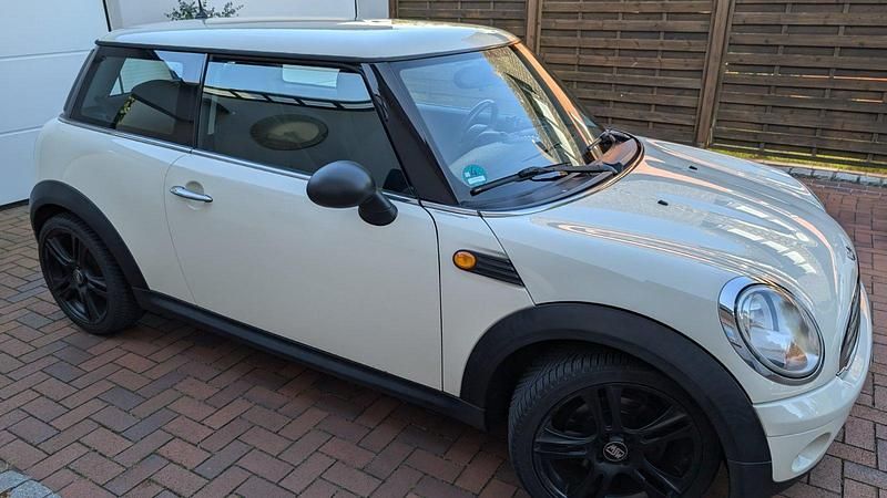 Beige Gebraucht 2009 Mini ONE Kleinwagen | 3.150 € - Bild 1/4
