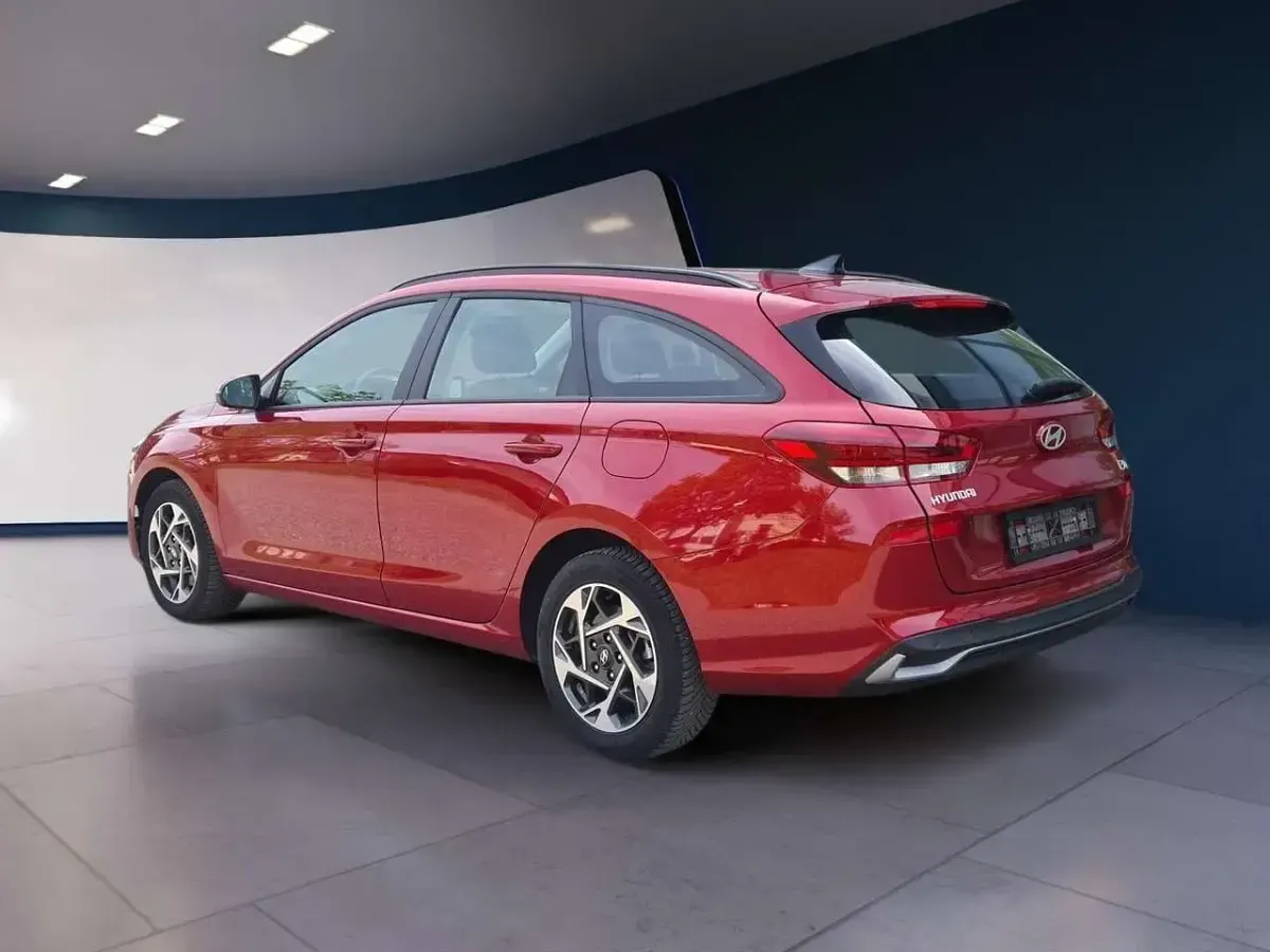 Gebraucht Hyundai i30 Advantage 101 PS (74 kW) 2024 Ultimate red Kombi